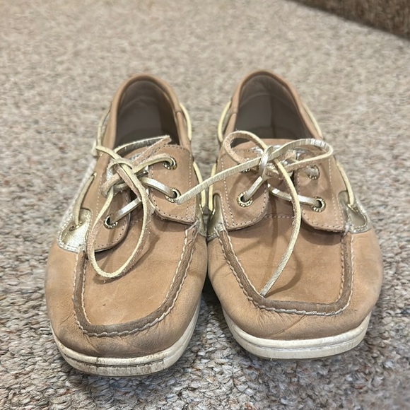 Sperry Tan and Gold Loafers with Nautical Flair - Picture 2 of 5